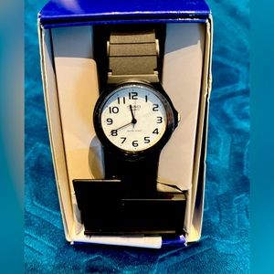 NWT Men’s  Casio Analog Watch